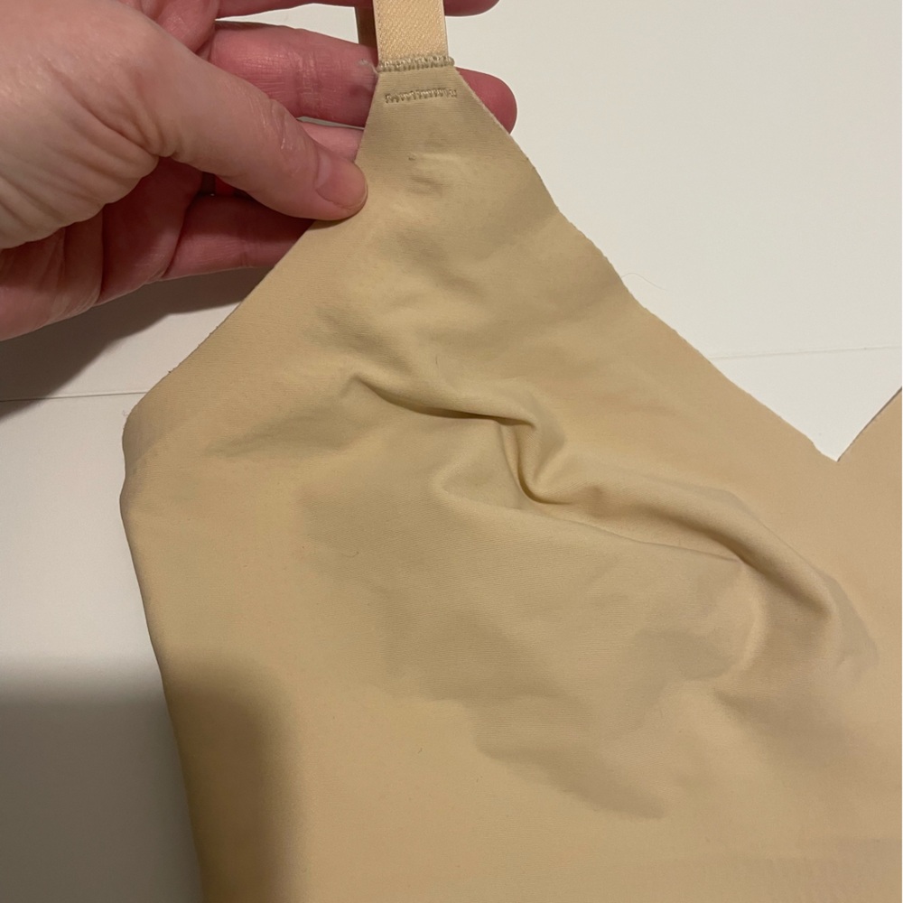 Shapermint Essentials V Neck Wireless Shaping Bra… - image 2